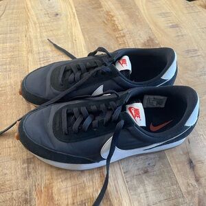 Nike Women’s Black and White Sneakers